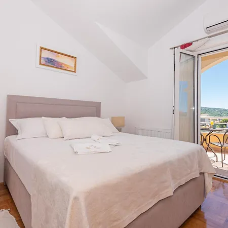Casa vacanze Family Friendly House With A Swimming Pool Pirovac, Sibenik - 24485