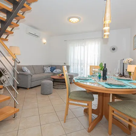 Casa vacanze Family Friendly House With A Swimming Pool Pirovac, Sibenik - 24485